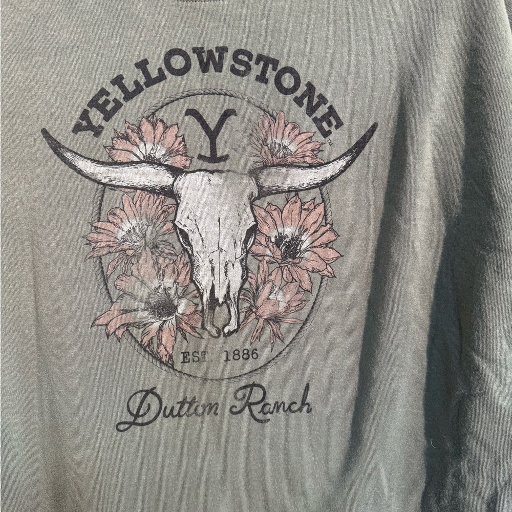 Yellowstone Dutton Ranch Western Graphic Crewneck Sweatshirt - Size Medium - Picture 4 of 4